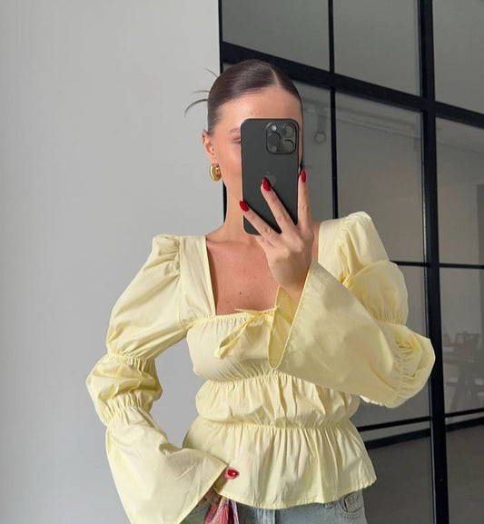 Butter yellow top