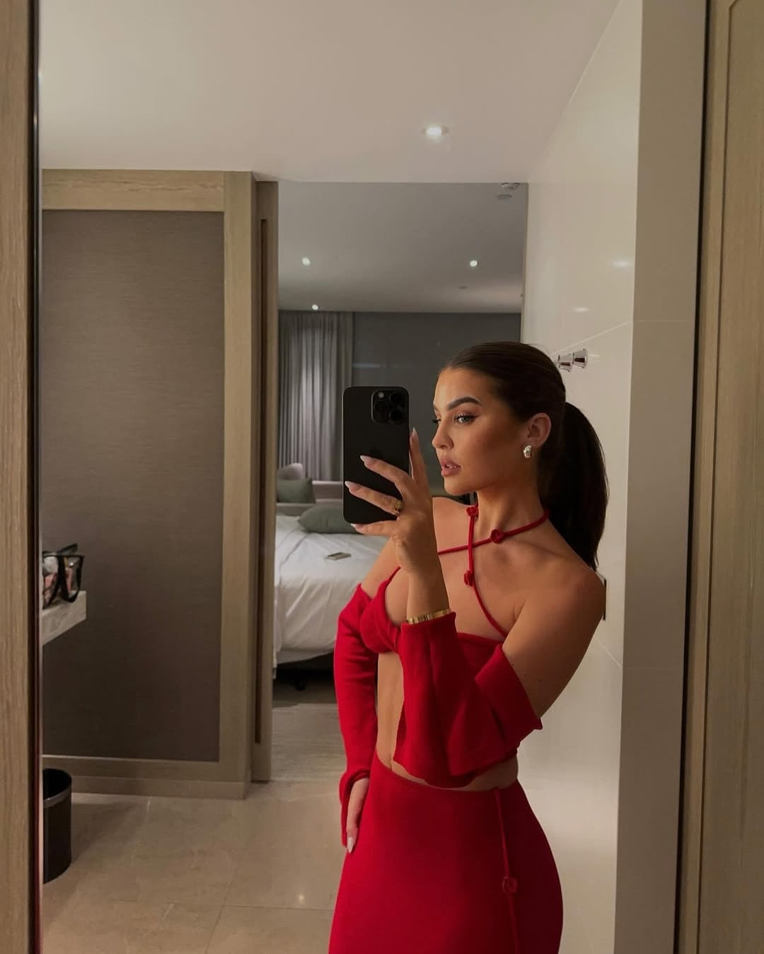 Amayera in red